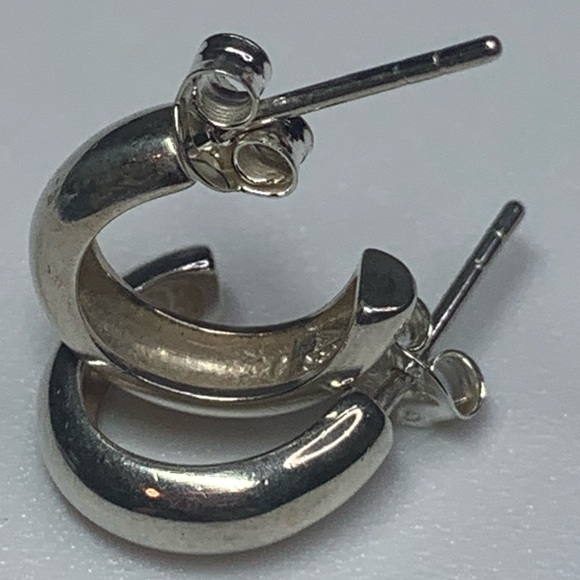 Silpada Rare HTF Sterling Silver Petite Simple VERY COOL Hoop Earrings on Posts - Picture 14 of 15